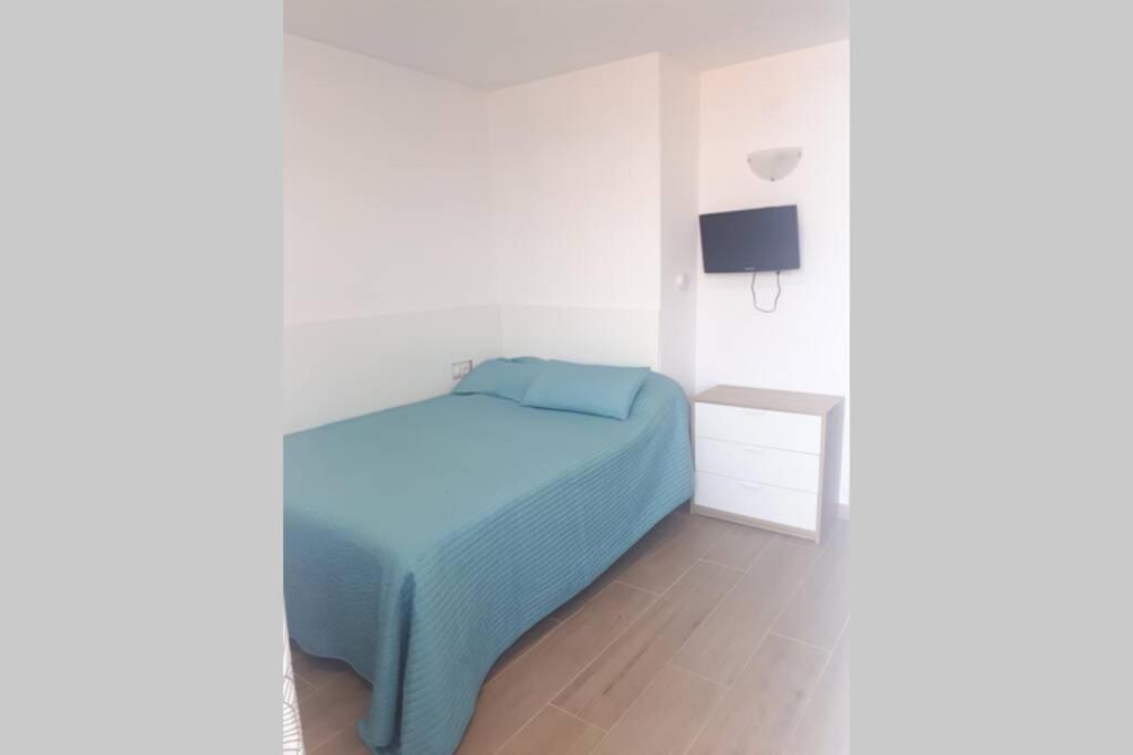 Modern Studio Near Beach. Sea, Pool And Wi-Fi Benalmádena Exterior photo