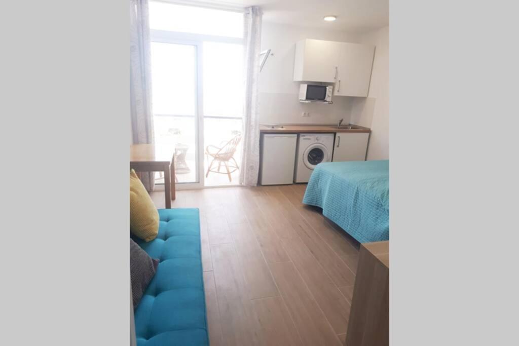 Modern Studio Near Beach. Sea, Pool And Wi-Fi Benalmádena Exterior photo